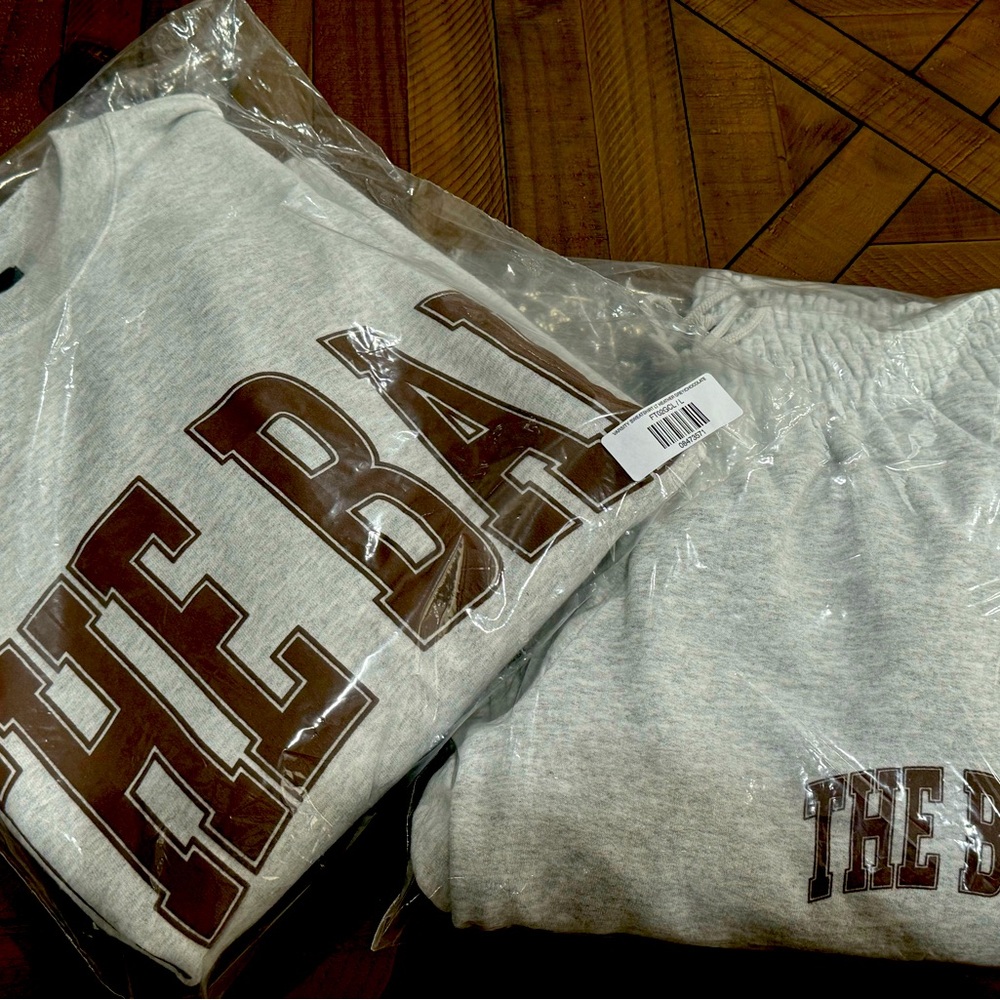 THE BAR Varsity Sweatshirt (L) and Sweatpants (S) Set - Heather Grey/Chocolate